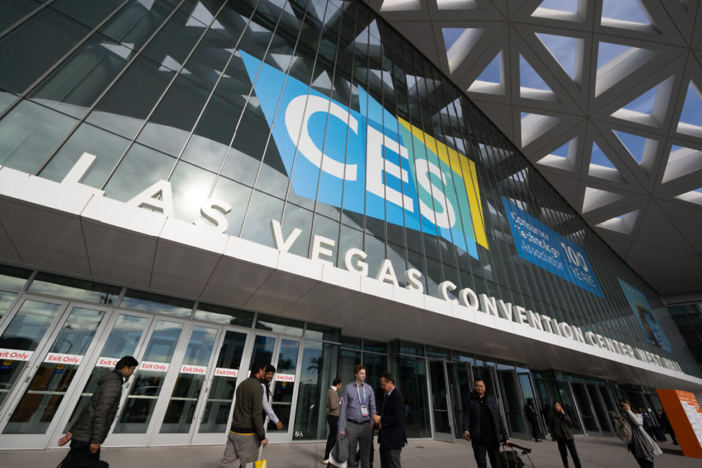 El Consumer Electronics Show (CES) 2024, el evento tecnológico más grande del mundo, celebrado en Las Vegas durante la segunda semana de enero, fue testigo de la convergencia de las últimas tendencias en salud digital, tecnología de alimentos, automotriz, NFTs, juegos, hogar inteligente y más.